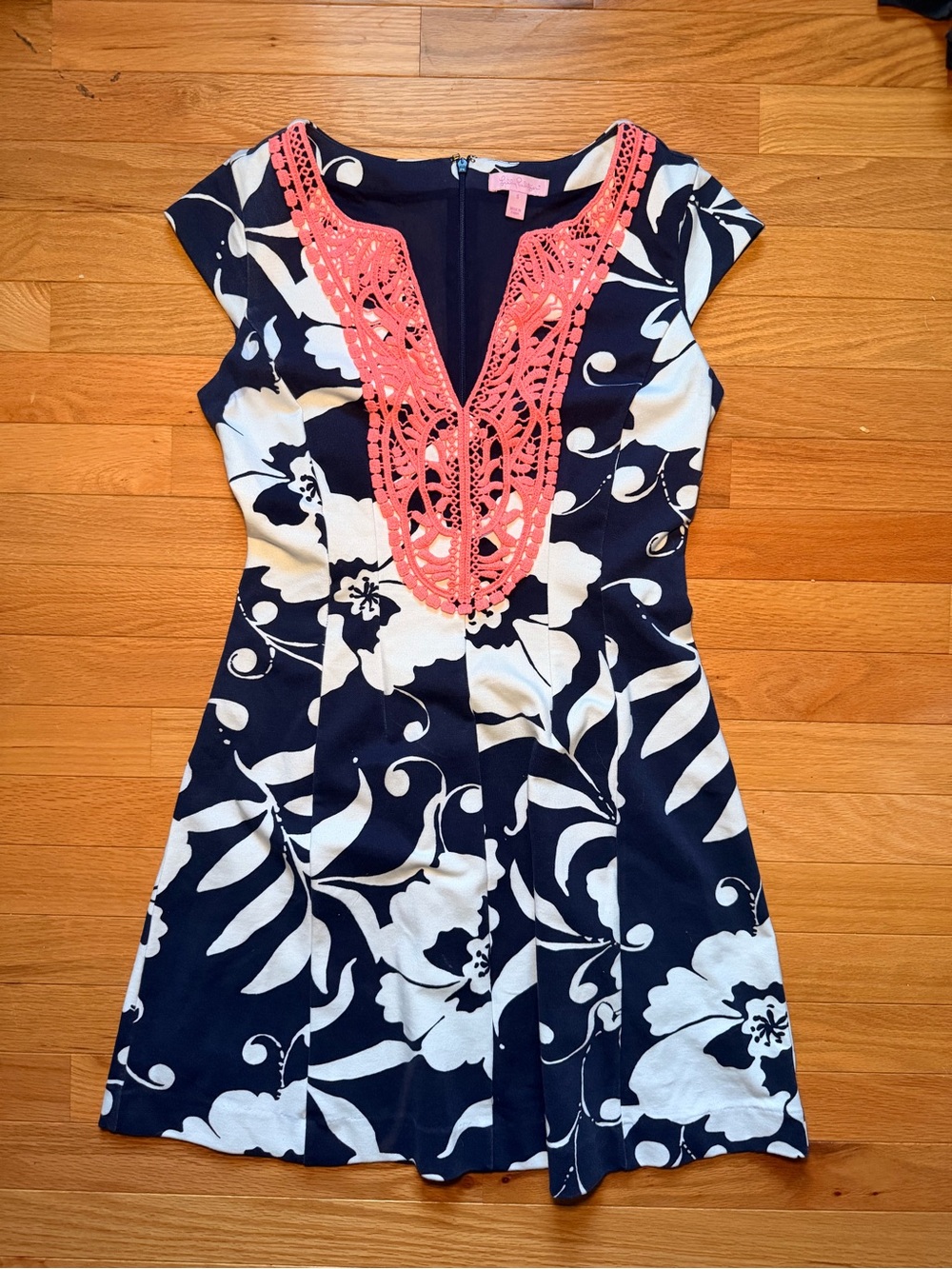 Lilly Pulitzer Briella Hibiscus Floral Navy & Coral Pink Lace Cap Sleeve Dress S